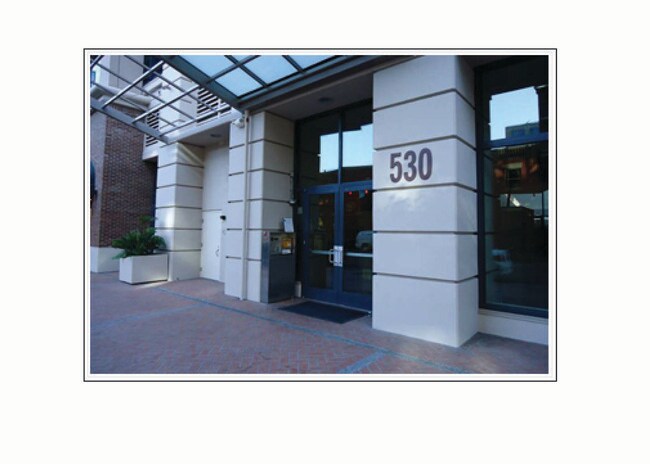 Entrada del edificio - 530 K St