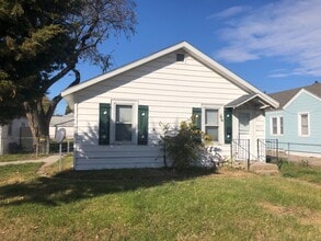 Building Photo - 516 N Broadwell Ave