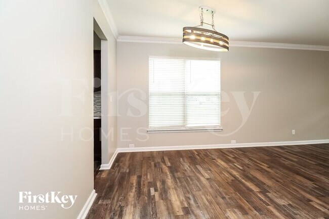 Foto del edificio - 3010 Early Rise Ave