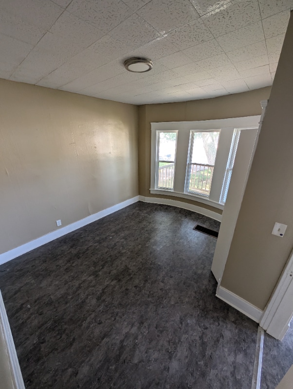 1019 W 10th St Lorain, OH 44052 – photo 2