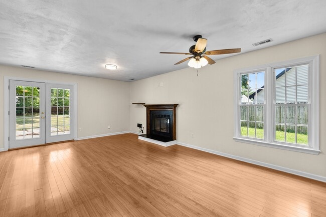 Building Photo - 609 Maxwood Ct