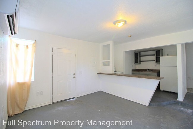 Building Photo - 2 br, 1 bath House - 828 S Walters