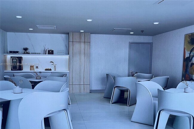 Foto del edificio - 21205 Yacht Club Dr