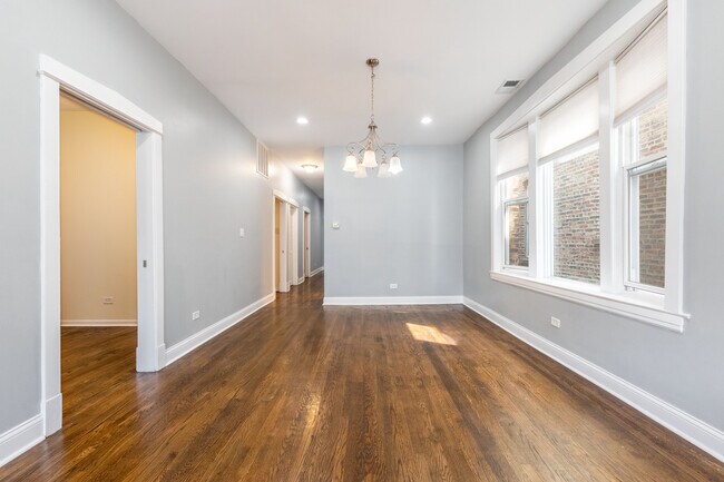 Livingroom - 4212 W 21st Plz