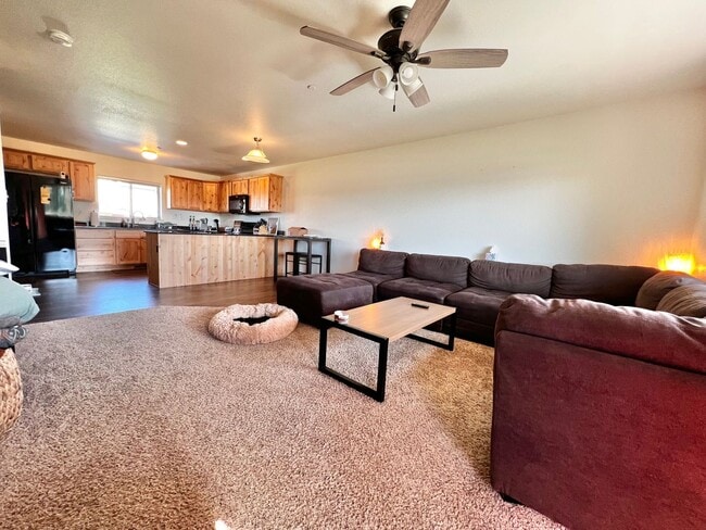 Building Photo - 2 Bedroom 2.5 bathroom Townhouse in Greeley