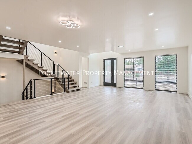 Photo - 3595 Darley Ave House