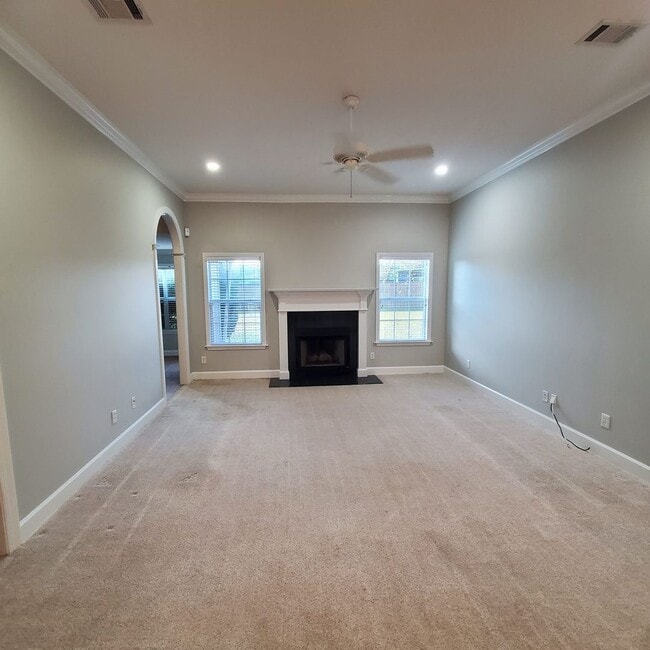 Building Photo - Elegant 3/2 Home in Highlands - Your Georg...