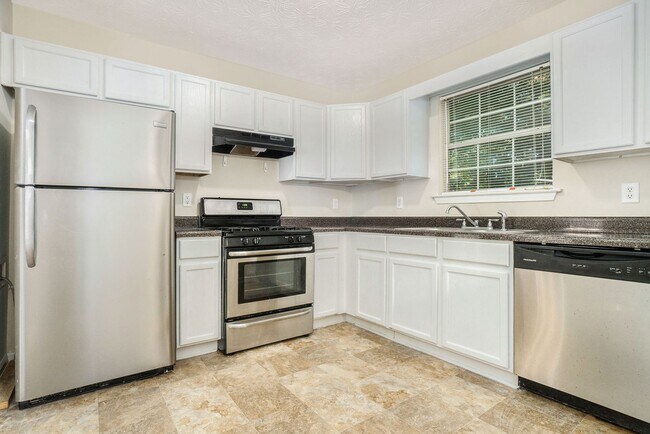 Foto del edificio - 4 Bedroom 2 Bathroom House