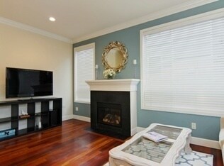 Foto del edificio - Lovely 2 Bedroom Townhouse in Magnolia.