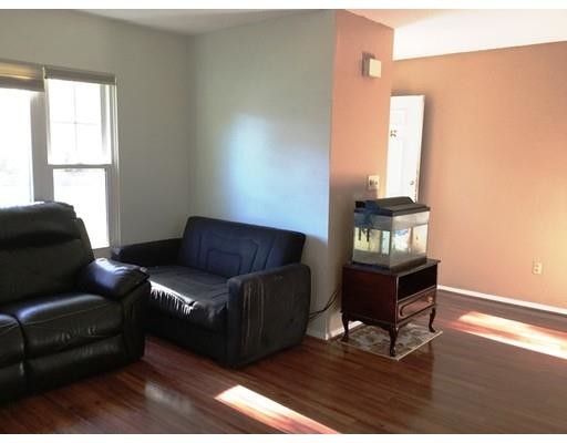 Building Photo - 618 Edgebrook Dr