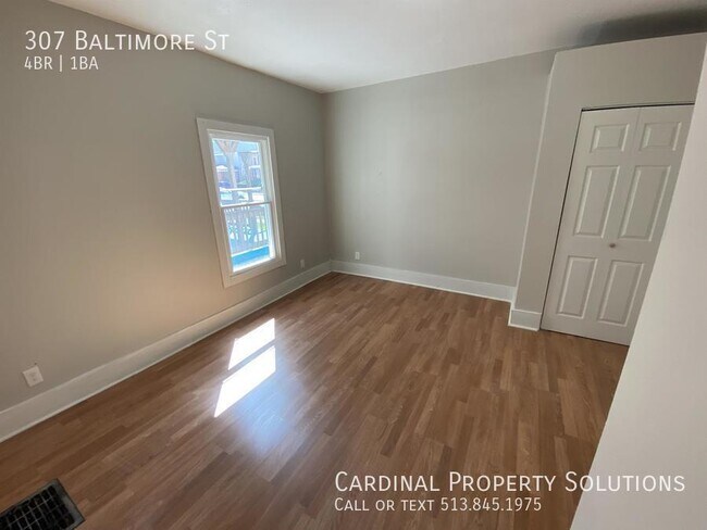 Foto del edificio - Spacious 4-Bedroom Single Family Home in M...