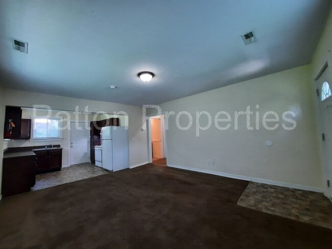 Building Photo - Five Points Home