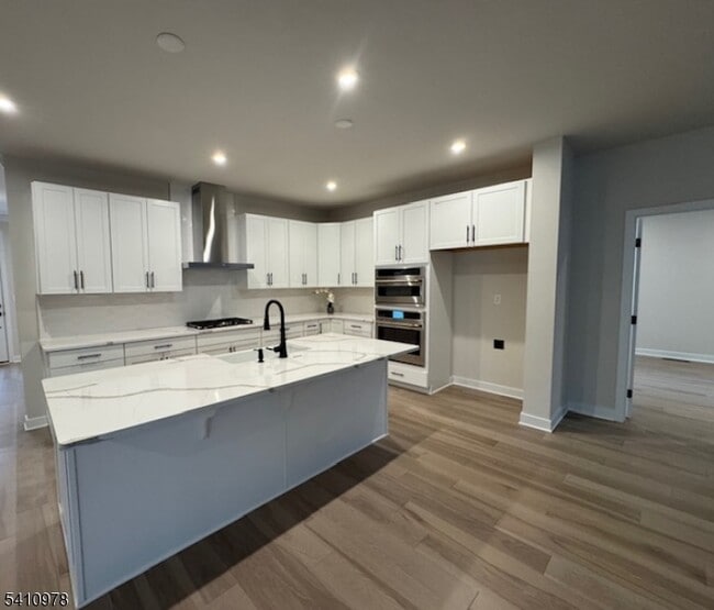 Building Photo - 61 Willow Ln