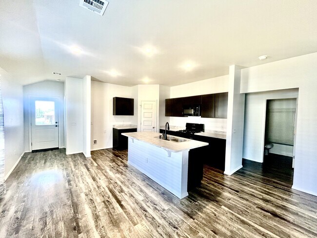 Building Photo - 1208 Clydesdale Dr