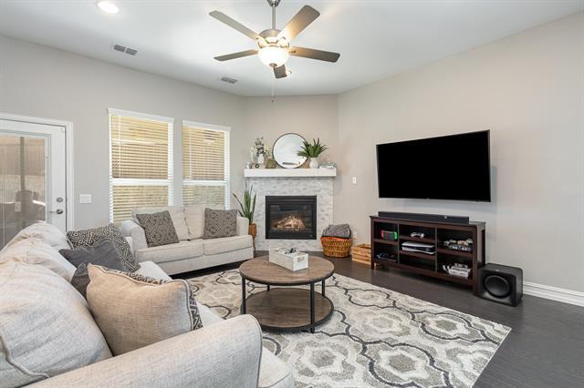Foto del edificio - 2112 Victory Ln