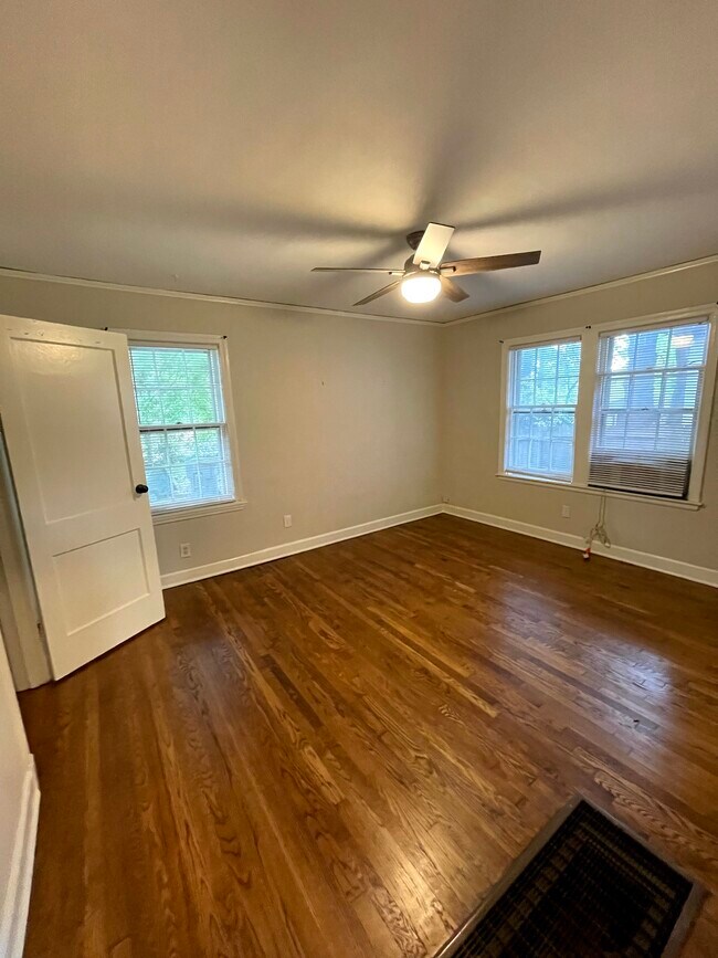 Bedroom - 147 N Evergreen St