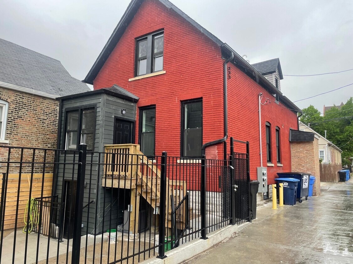 Primary Photo - 2112 W 23rd Pl