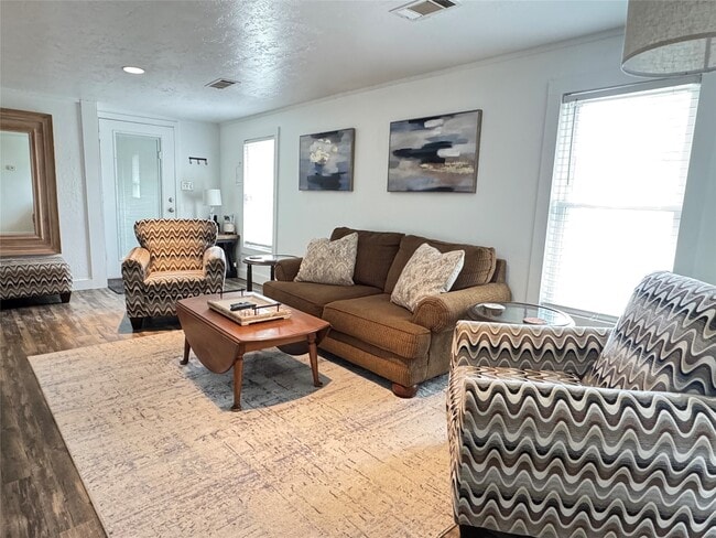 Foto del edificio - 879 Christmas Rd