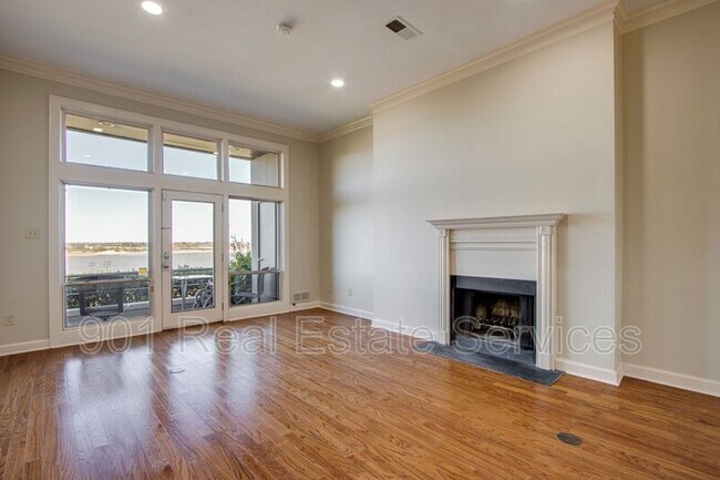 Building Photo - 393 Tennessee St