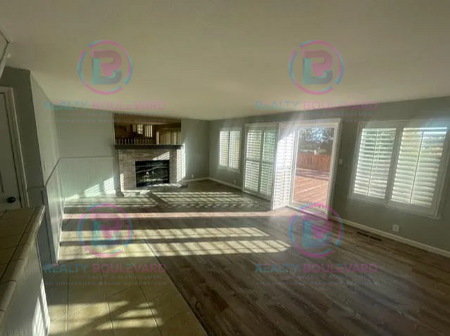 Building Photo - Spacious 4-bedroom, 3-bath home located in...