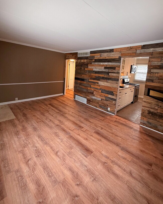 Livingroom - 223 S May St