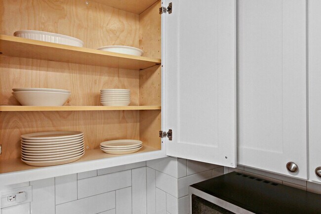 Building Photo - 1532 North Ave