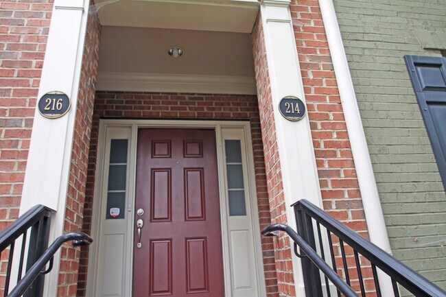 Building Photo - 214 Le Gran Cove NE