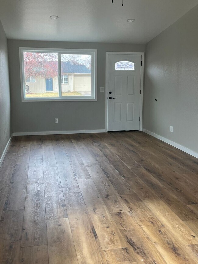 Foto del edificio - Single family home.  3 Bedroom,2 bathroom