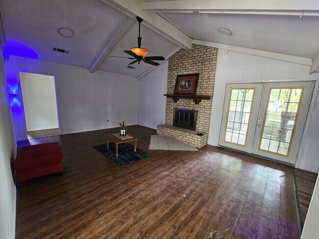 Foto del edificio - 115 Sylvia St