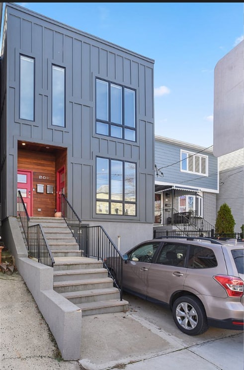 Building Photo - 209 Hutton St