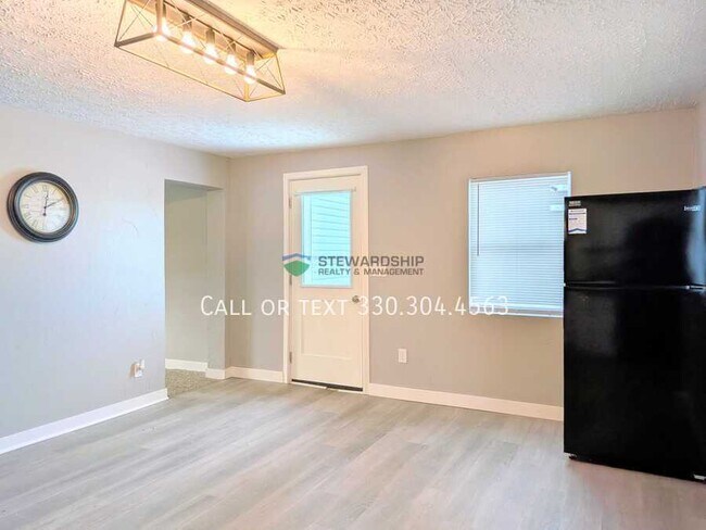 Foto del edificio - 15265 Lincoln Way W