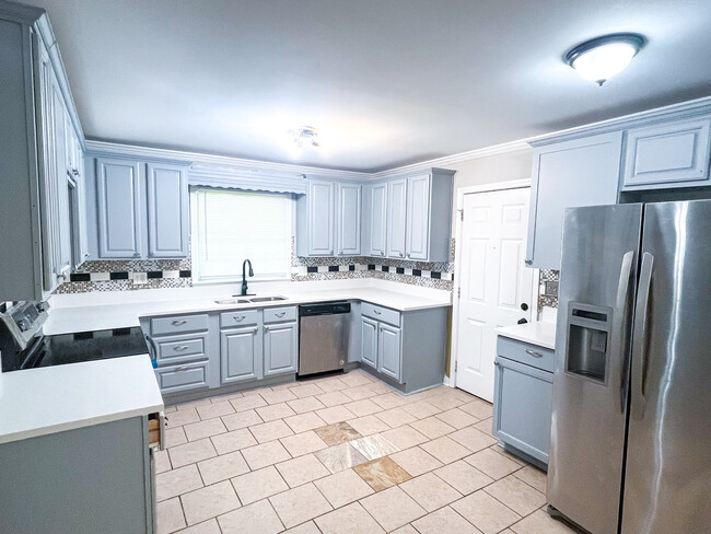 Foto del edificio - 4170 Durham Cir