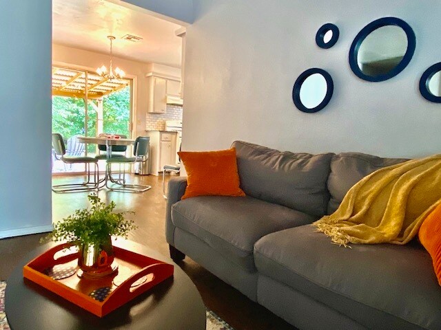 Living Area - 505 Meadow Lake Dr