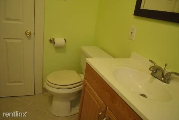 Building Photo - 7 br, 2 bath Duplex - 506 N Tioga St Tina Ho