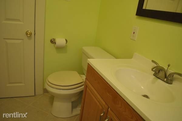 Foto del edificio - 7 br, 2 bath Duplex - 506 N Tioga St Tina Ho