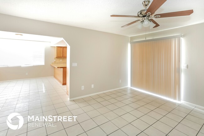 Foto del edificio - 7102 W Carol Ave
