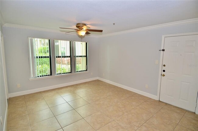 Foto del edificio - 4009 Crockers Lake Blvd