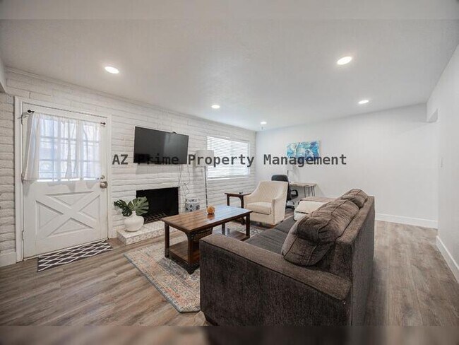 Building Photo - 3031 S Rural Rd