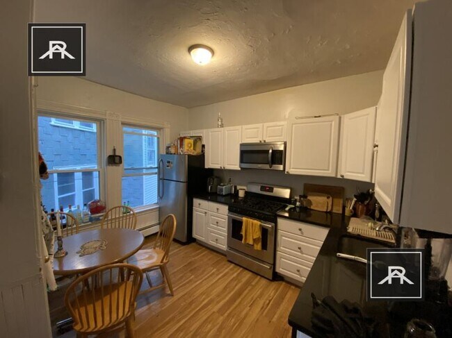 Building Photo - 3 bedroom in Boston MA 02120