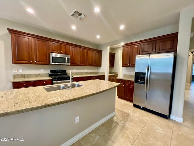 Foto del edificio - 3355 E Grand Canyon Dr