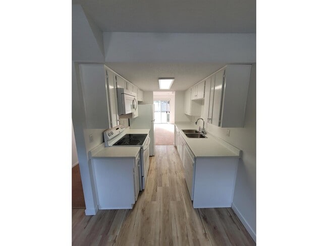 Photo du bâtiment - 27272-27232 32 Ave