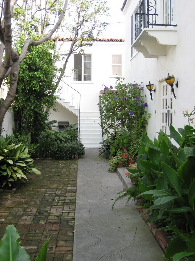 1231 9th St Unit 9, Santa Monica, CA 90401 Condo for Rent in Santa