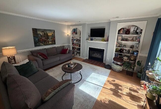 Foto del edificio - 483 Summerwalk Cir