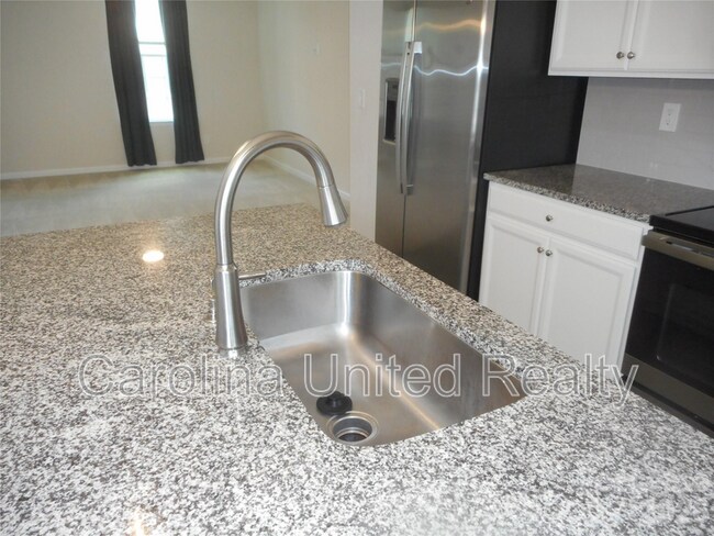 Foto del edificio - 2105 Autumn Olive Ln