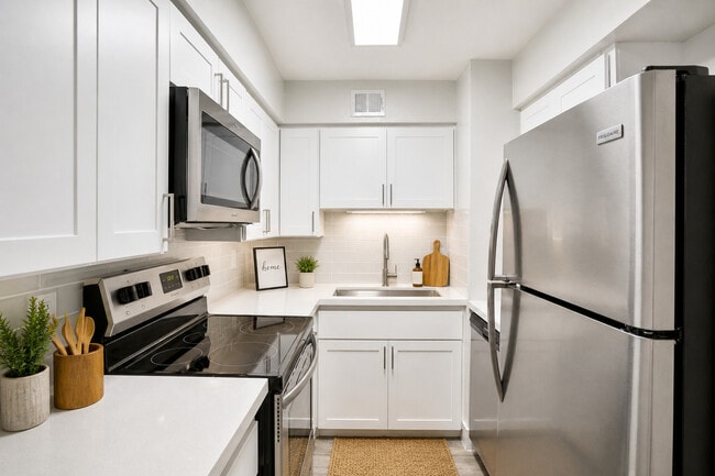 Modern and bright kitchen interior - Trails at Harris