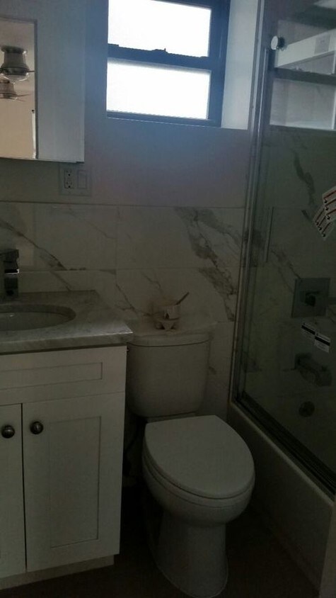 Foto del edificio - 218 E 36th St