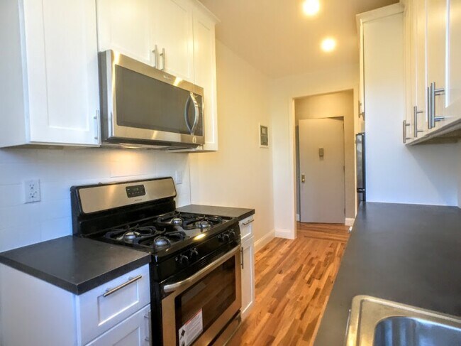 Building Photo - 104 Audubon Avenue