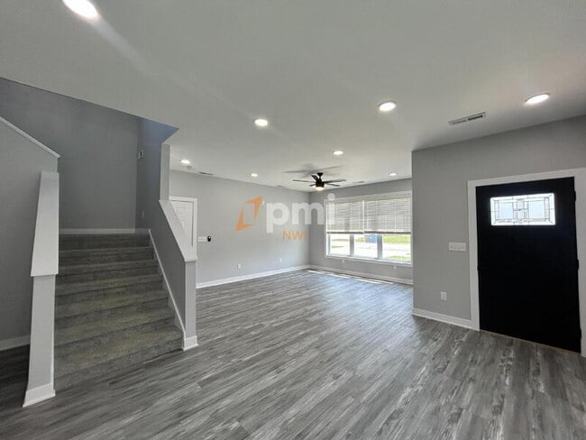 Building Photo - 5212 Torrence Ave