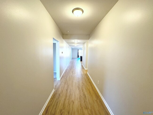 Building Photo - 121 Daymark Dr