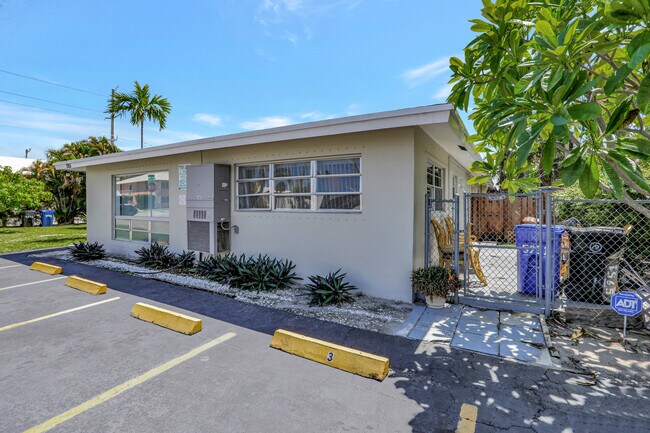 Foto del edificio - 5951 NE 18th Ave